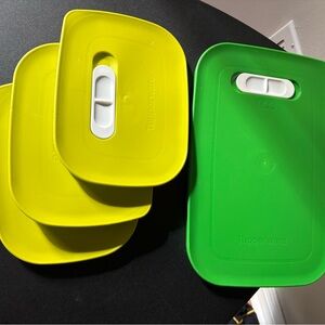 Tupperware Fridgesmart Lime Green and Yellow Venting Food Container Lids